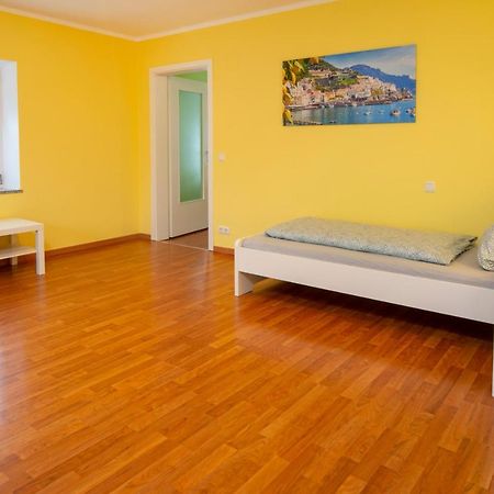Monteur-/ Arbeiter-Apartment_ Wohnung 4 Memmingen Extérieur photo